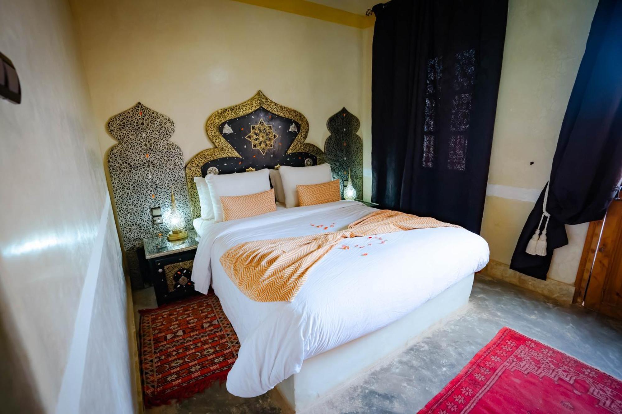 Kasbah Tizzarouine Bed & Breakfast Boumalne Dades Exterior photo